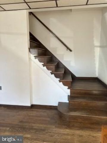 217-219 E AVE, Mount Carmel, PA 17851