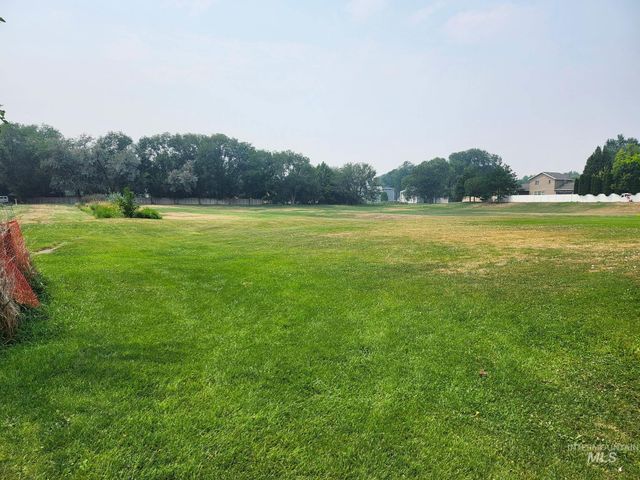 226 Teton St, Twin Falls, ID 83301