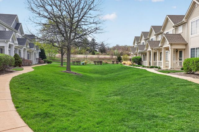 644 Lincoln Station Drive 644, Oswego, IL 60543