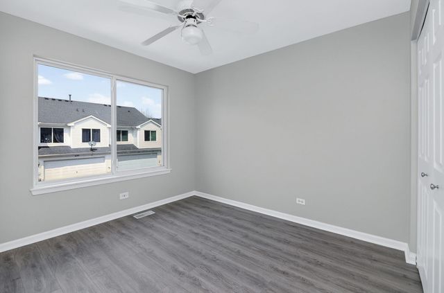 644 Lincoln Station Drive 644, Oswego, IL 60543