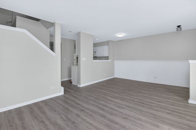 644 Lincoln Station Drive 644, Oswego, IL 60543