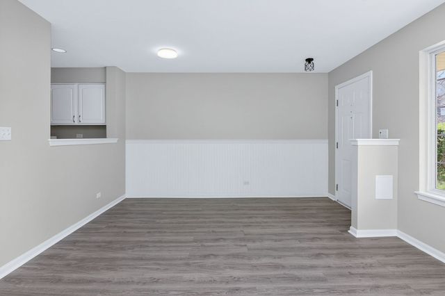 644 Lincoln Station Drive 644, Oswego, IL 60543