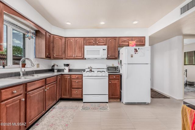 1130 E Spring Street, Tucson, AZ 85719