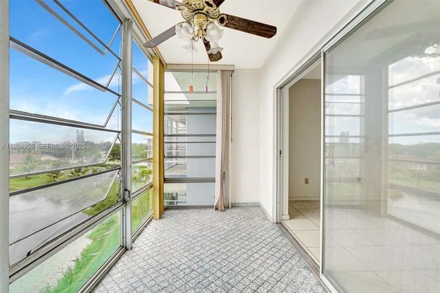 879 NE 195th St 424, Miami, FL 33179