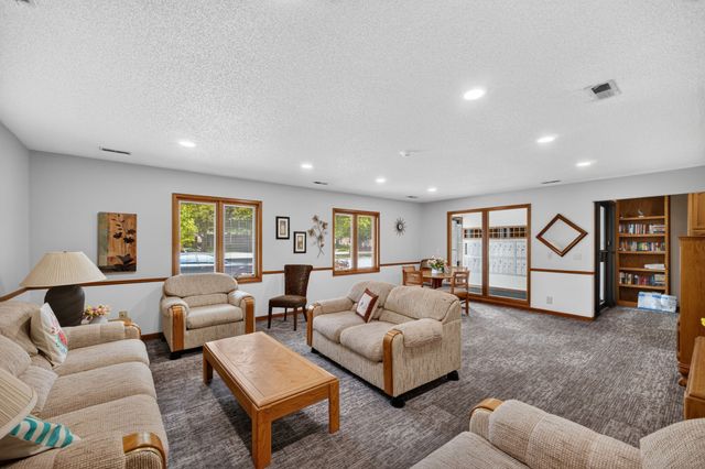 411 SE Delaware Avenue 310, Ankeny, IA 50021