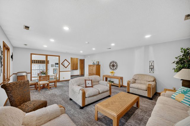 411 SE Delaware Avenue 310, Ankeny, IA 50021