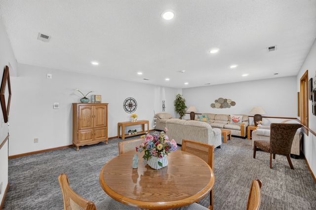411 SE Delaware Avenue 310, Ankeny, IA 50021