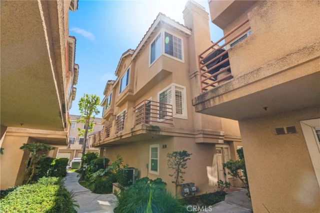 14075 Lemoli, Hawthorne, CA 90250