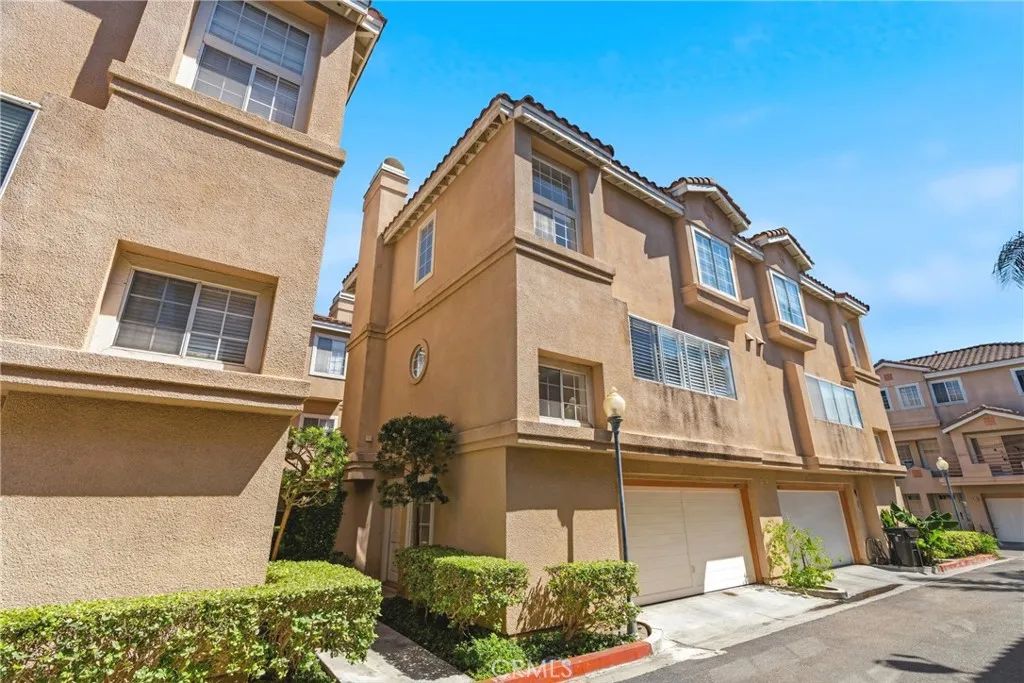 14075 Lemoli, Hawthorne, CA 90250