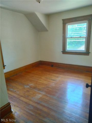 949 W Exchange Street, Akron, OH 44302