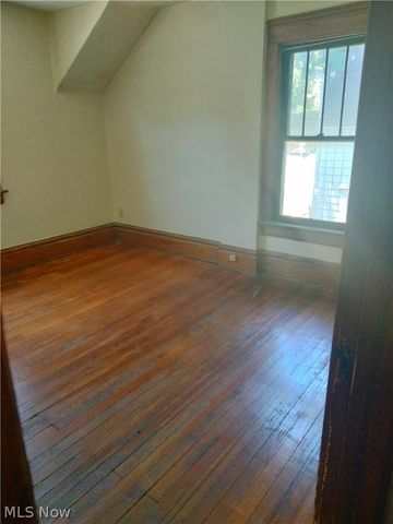949 W Exchange Street, Akron, OH 44302