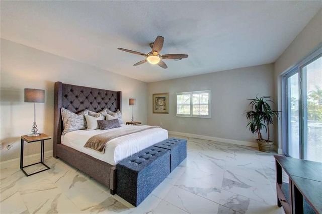 562 RANGER LANE, Longboat Key, FL 34228
