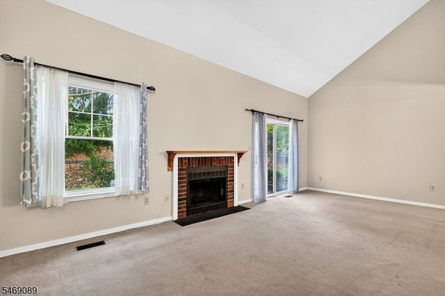 97 Bonney Ct, Bridgewater Twp., NJ 08807