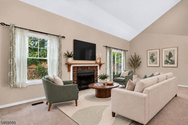 97 Bonney Ct, Bridgewater Twp., NJ 08807