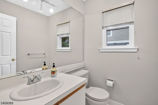 97 Bonney Ct, Bridgewater Twp., NJ 08807