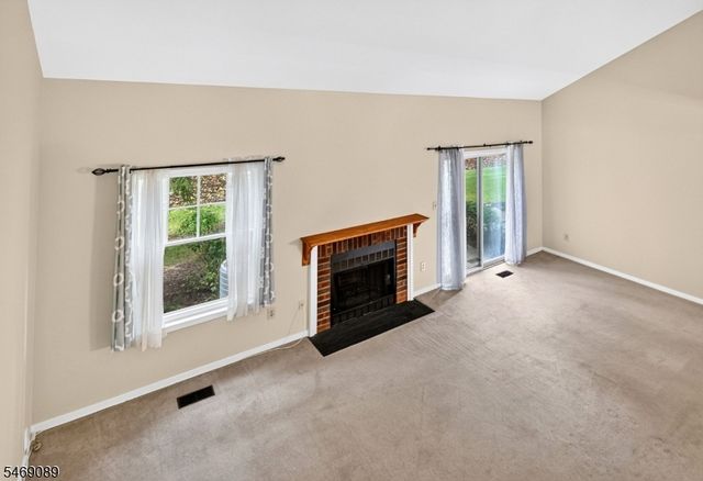97 Bonney Ct, Bridgewater Twp., NJ 08807