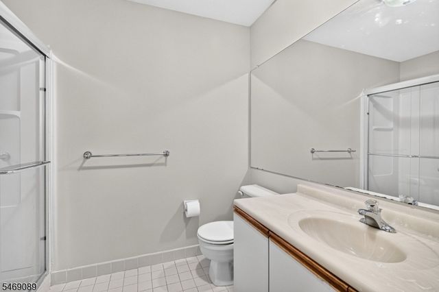 97 Bonney Ct, Bridgewater Twp., NJ 08807