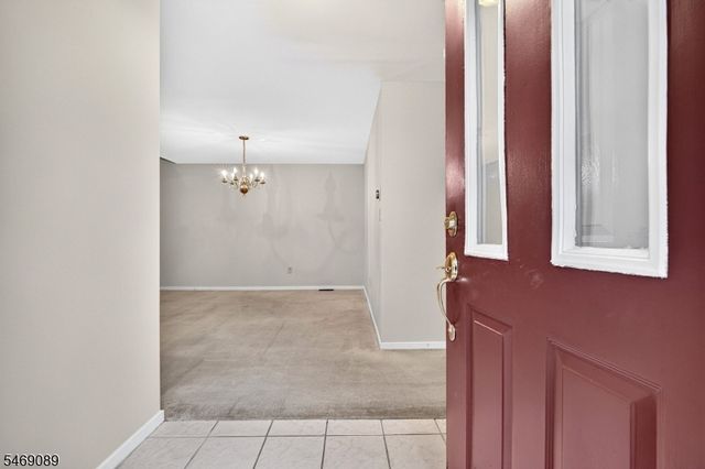 97 Bonney Ct, Bridgewater Twp., NJ 08807