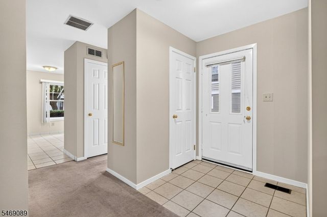 97 Bonney Ct, Bridgewater Twp., NJ 08807
