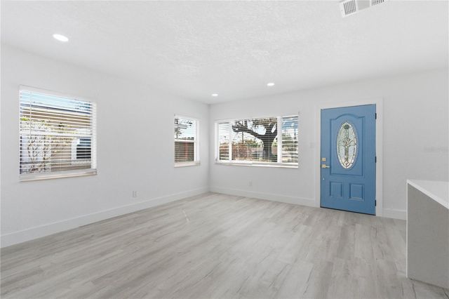 9315 N 16TH STREET, Tampa, FL 33612