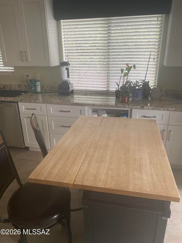 9586 E Shiloh Street, Tucson, AZ 85748