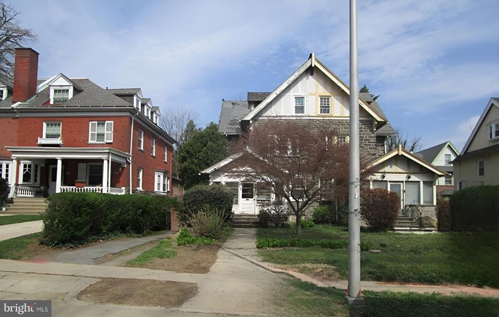 6307 SHERWOOD RD, Philadelphia, PA 19151