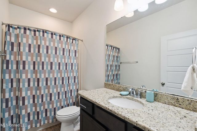 6678 Sugarcane Circle, Ocean Springs, MS 39564