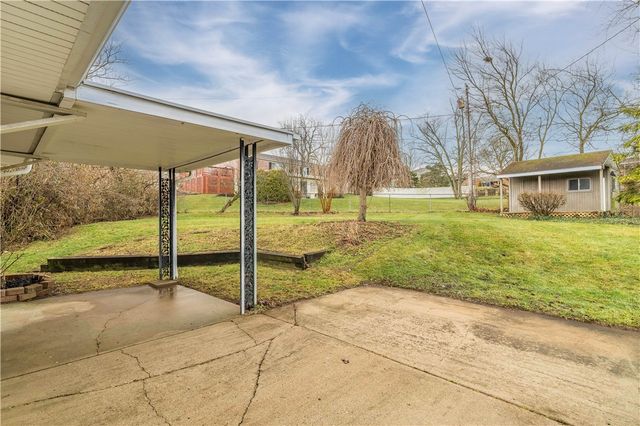 722 Little John Court, Miamisburg, OH 45342