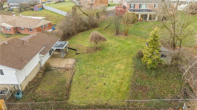 722 Little John Court, Miamisburg, OH 45342