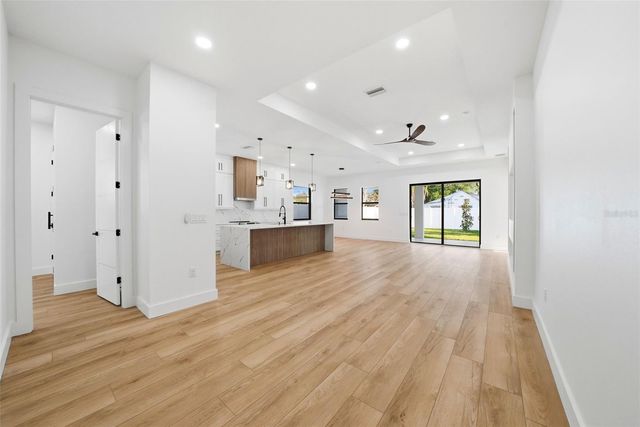 3325 55 AVENUE N, St Petersburg, FL 33714