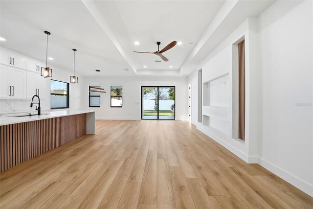 3325 55 AVENUE N, St Petersburg, FL 33714