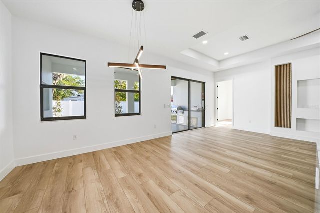 3325 55 AVENUE N, St Petersburg, FL 33714