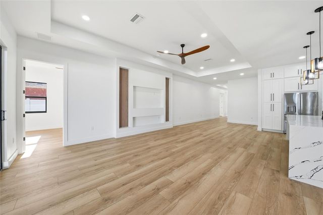 3325 55 AVENUE N, St Petersburg, FL 33714