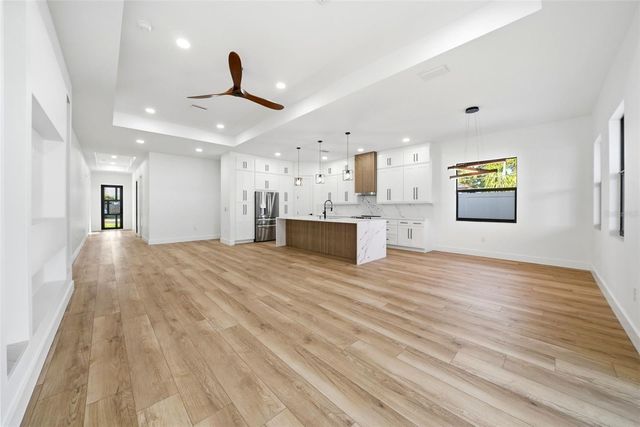 3325 55 AVENUE N, St Petersburg, FL 33714