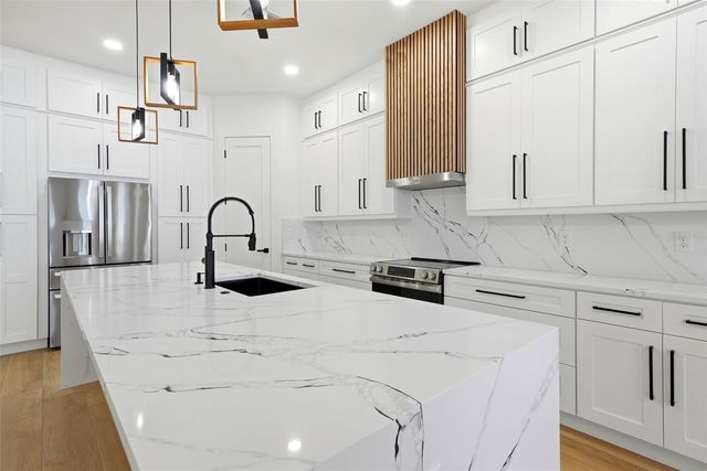 3325 55 AVENUE N, St Petersburg, FL 33714