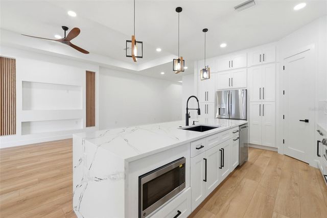 3325 55 AVENUE N, St Petersburg, FL 33714