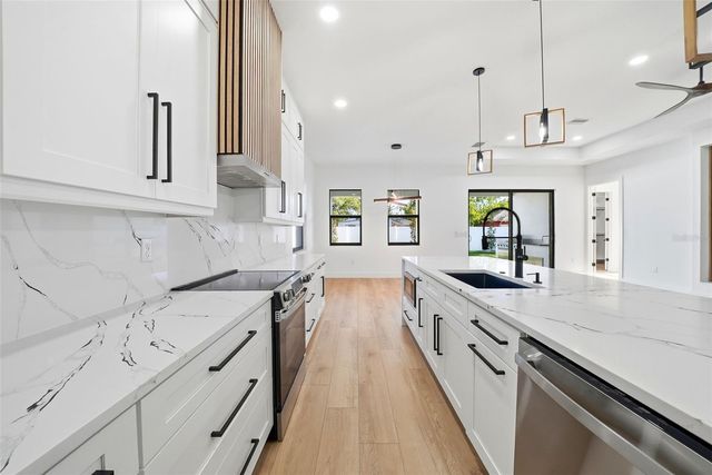 3325 55 AVENUE N, St Petersburg, FL 33714