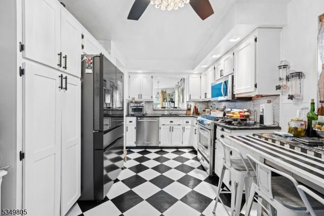 239 Baldwin Ave, Hasbrouck Heights Boro, NJ 07604