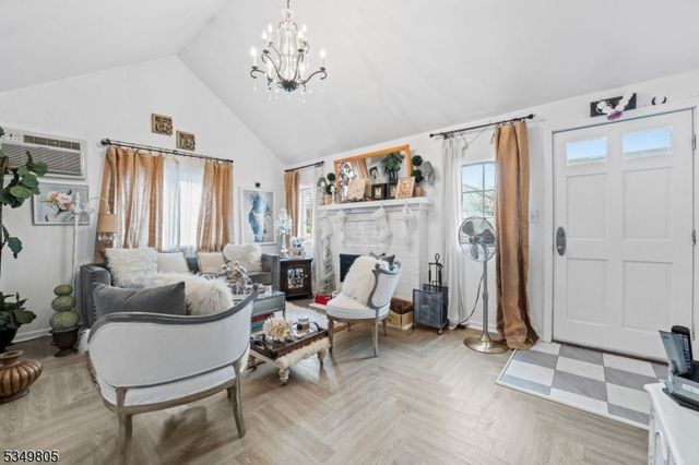 239 Baldwin Ave, Hasbrouck Heights Boro, NJ 07604