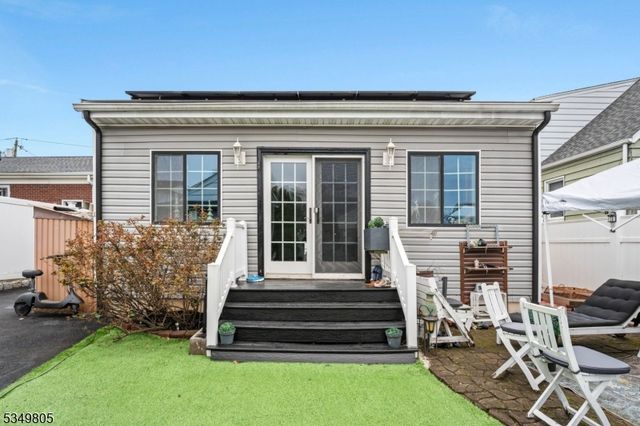 239 Baldwin Ave, Hasbrouck Heights Boro, NJ 07604