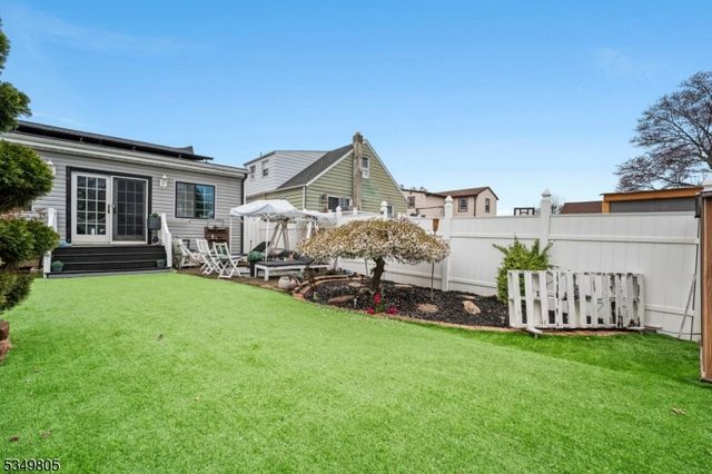 239 Baldwin Ave, Hasbrouck Heights Boro, NJ 07604