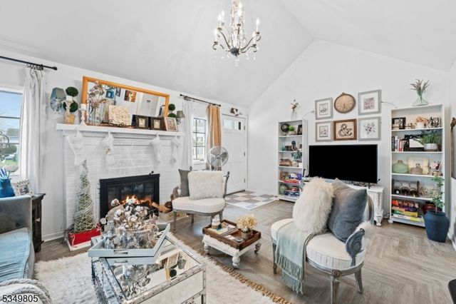 239 Baldwin Ave, Hasbrouck Heights Boro, NJ 07604