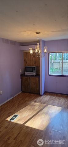 2071 Clear Valley Drive, Maple Falls, WA 98266