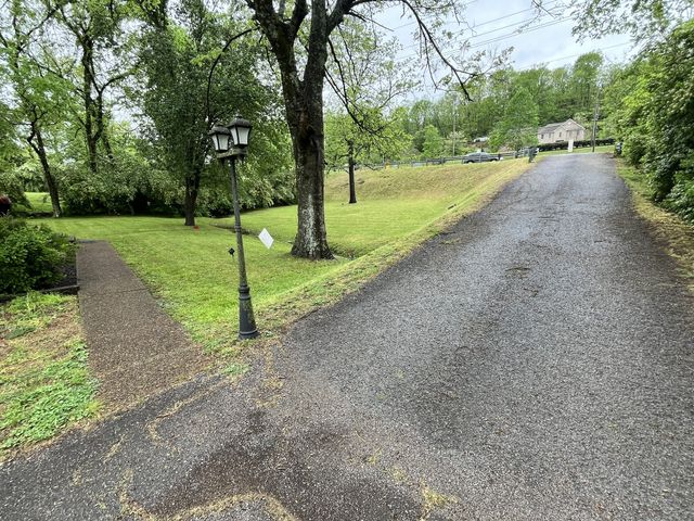 554 Old Hickory Blvd, Nashville, TN 37209