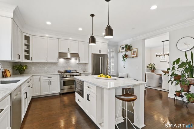 302 High Street, Fairfield, CT 06824