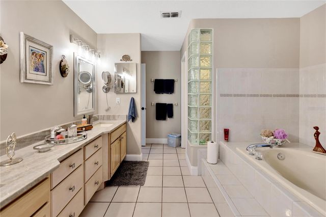 7201 HODGEWOOD CT COURT, Tampa, FL 33614