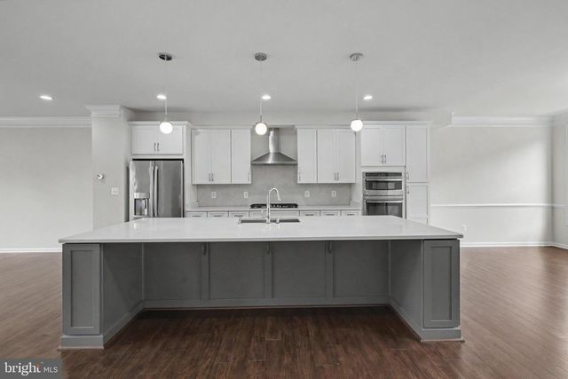 22503 WINDSOR LOCKS SQ, Ashburn, VA 20148