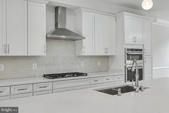 22503 WINDSOR LOCKS SQ, Ashburn, VA 20148