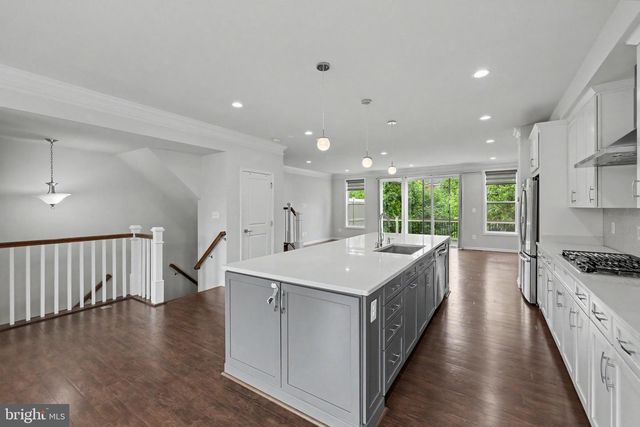 22503 WINDSOR LOCKS SQ, Ashburn, VA 20148