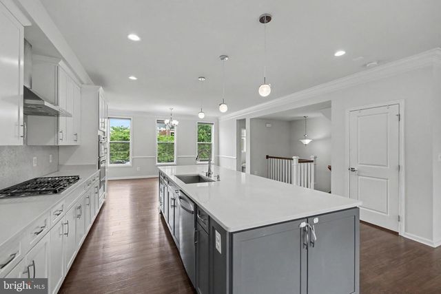 22503 WINDSOR LOCKS SQ, Ashburn, VA 20148